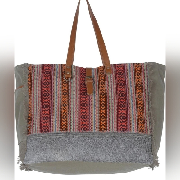 Myra Bag Rouge Bolsa Weekender Boho Rug Design Cowhide Leather Travel Western - Picture 2 of 6